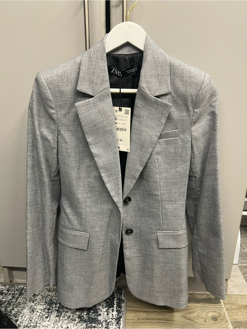 Zara Gray Women’s Single-Breasted Blazer and pants